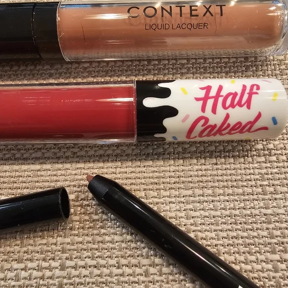 Lip Makeup Bundle: liquid lipsticks and lip pencil in nudes/reds - Picture 2 of 6